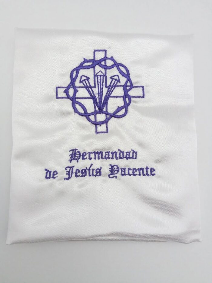 Penitente Hermandad de Jesús Yacente